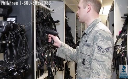 使用RFID军械库管理系统进行库存，用于跟踪武器